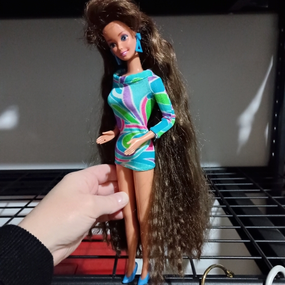 Totally Hair Teresa Barbie Doll - Picture 2 of 3